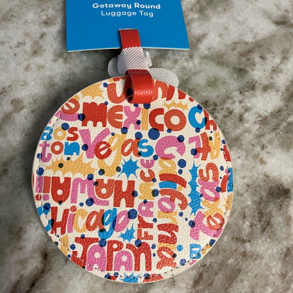 Getaway round luggage tag-cities